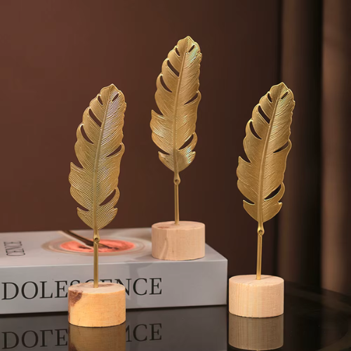 Escultura Folha de Ginkgo Dourada – Elegância Nórdica para Decoração