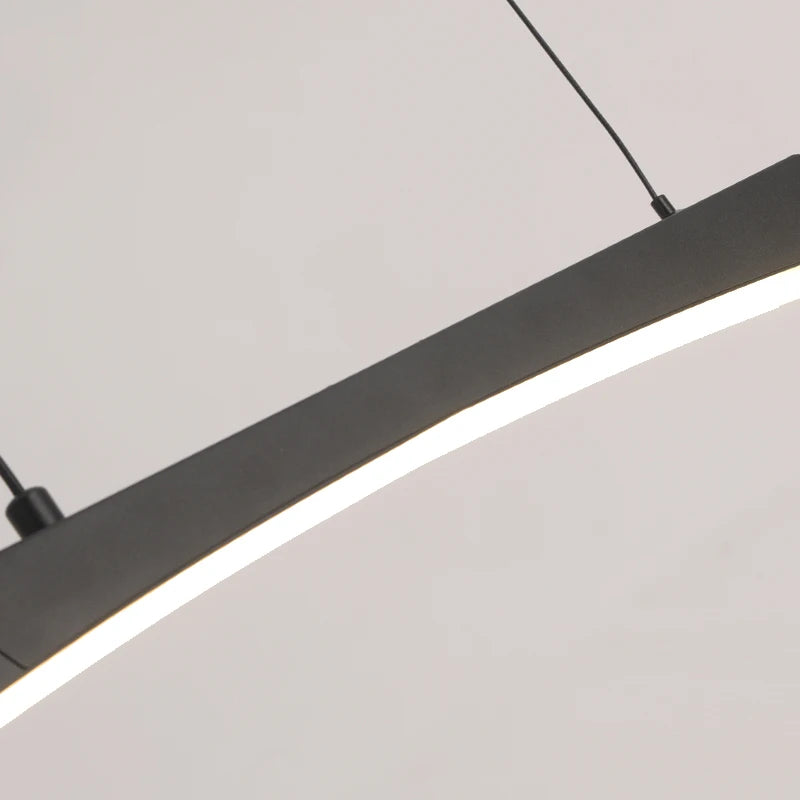 Lustre Curved Bridge – Estilo Minimalista com Iluminação Eficiente