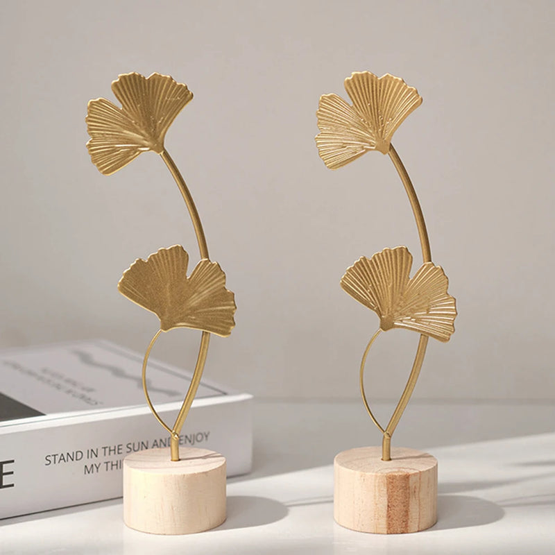 Escultura Folha de Ginkgo Dourada – Elegância Nórdica para Decoração