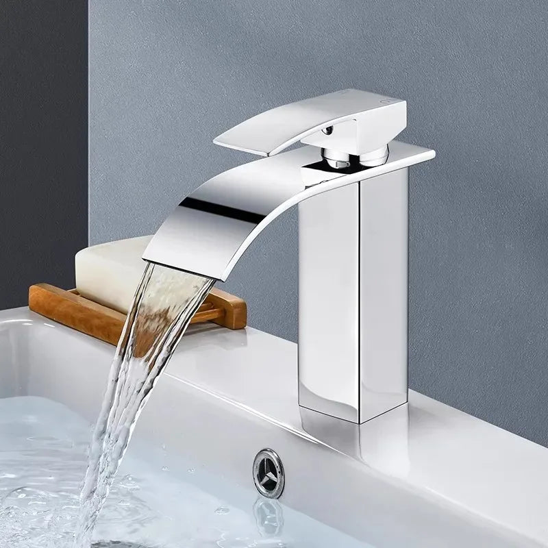 Torneira de Lavabo Waterfall – Elegância e Funcionalidade