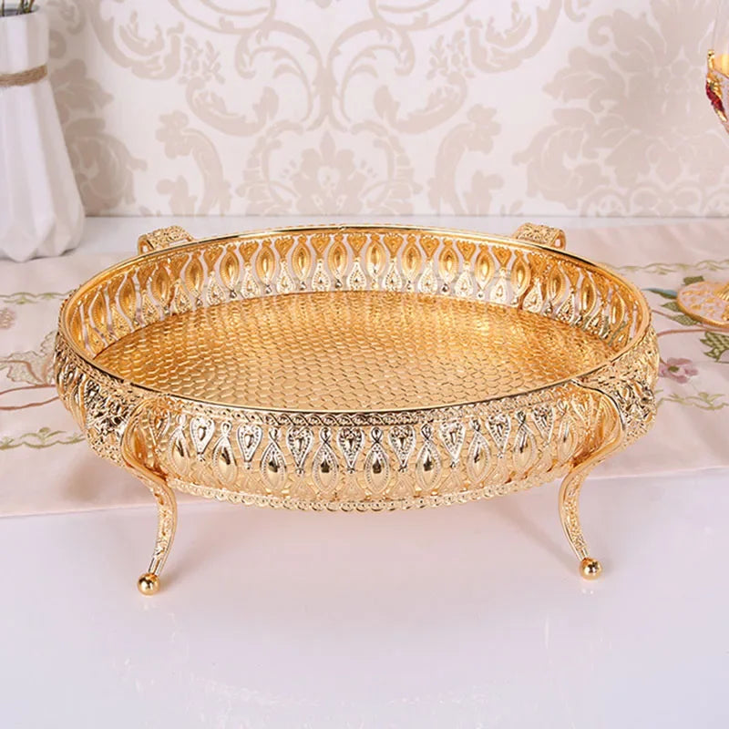 Bandeja Vintage Dourada – Elegância e Versatilidade para Sua Mesa